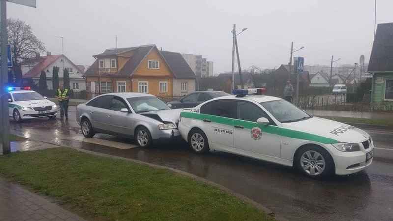 Avarija Ukmergėje: nukentėjo mažametė ir policininkai