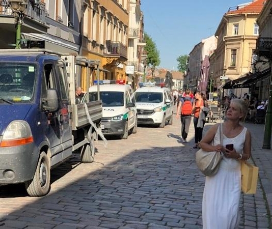 Praneša skaitytojas: Senamiestyje – panika dėl peiliu ginkluoto vyro