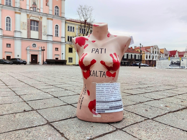 Kaune – socialinė akcija, atkreipianti dėmesį į seksualinės prievartos aukas