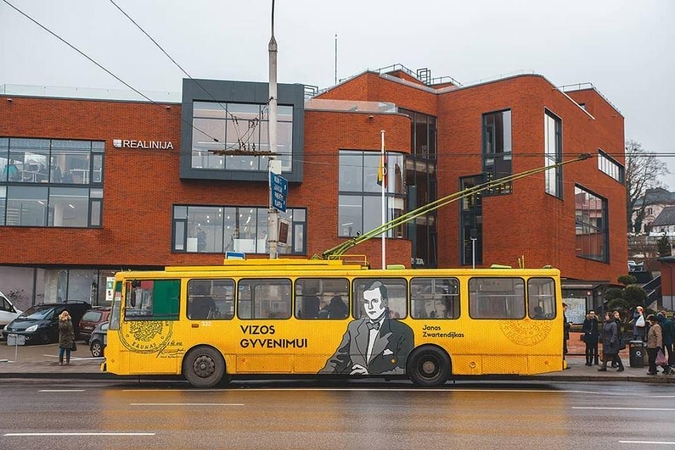 Kaune ant troleibuso – dviejų istorinių asmenybių portretai