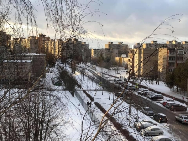 Chaosas Kauno gatvėse tęsiasi: pasipylė avarijos, stringa eismas