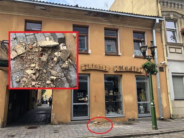 Kaunietė perspėja: senamiestyje byra pastatas – saugokite galvas