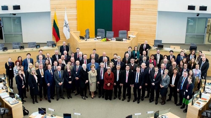 Vilniuje posėdžiavę NATO šalių parlamentarai remia atsaką Rusijai dėl išpuolio JK