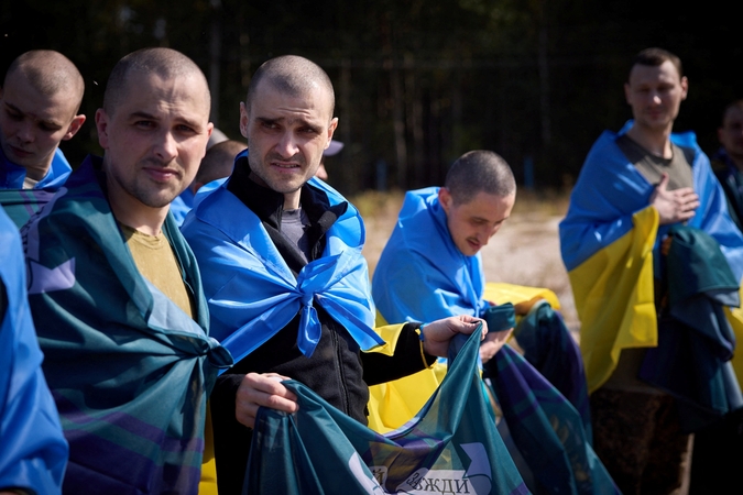 Ukrainoje – tyrimas dėl, kaip manoma, Rusijos įvykdytų egzekucijų keturiems karo belaisviams
