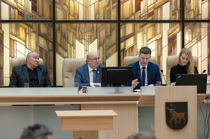 Kęstutis Mikėnas (kairėje), Visvaldas Matijošaitis (viduryje), Simonas Kairys (dešinėje)
