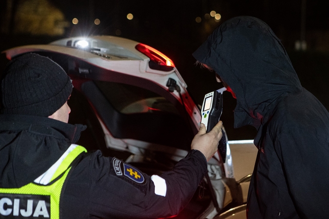 Girto vairuotojo išpažintis: po vakarėlio draugą reikėjo parvežti namo