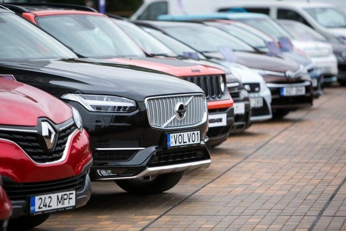 Nustebino kitokie automobilio valstybiniai numeriai: ar tai legalu?