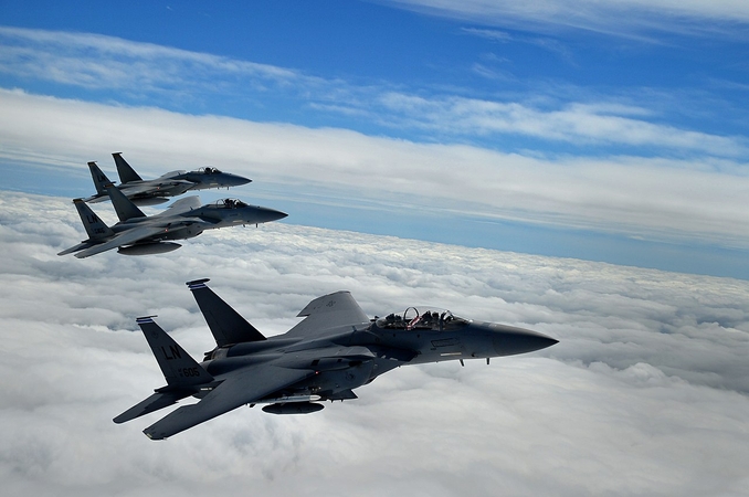 Karo ekspertas: Ukraina gaus naikintuvus F-15