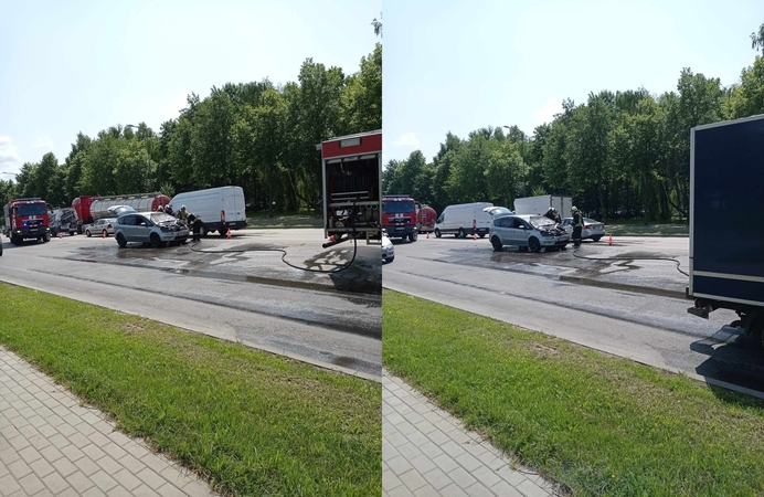 Šokas: Pramonės pr. važiuodamas užsidegė automobilis