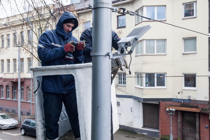 Saugumas: sutemus šviesiomis tapo 376 pėsčiųjų perėjos.