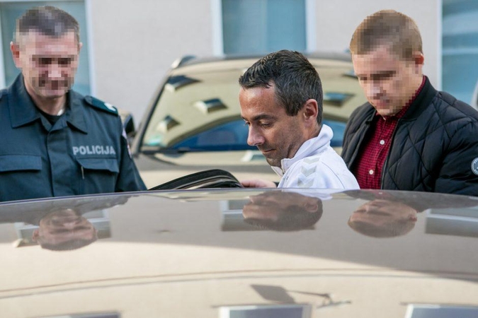 Atkeršijo: D.Jakubauskas prisipažino nužudęs jį apvogusį mikrorajono kaimyną, palikdamas šio kišenėje ir gyvybę kainavusį mobilųjį telefoną.
