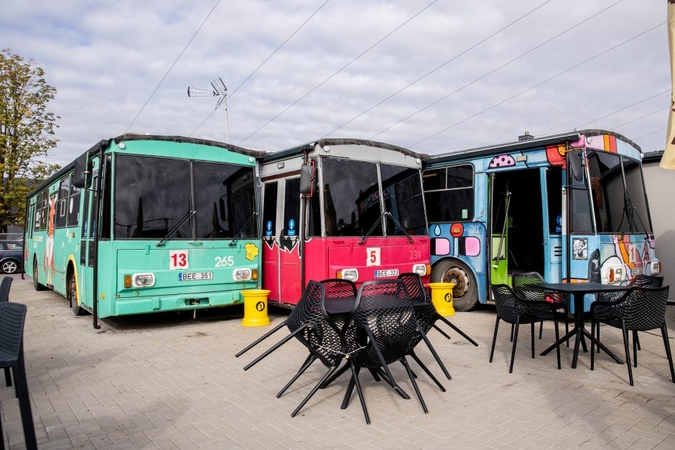 Senieji Kauno troleibusai virto išskirtine kavine: susijungia nostalgija ir autentika