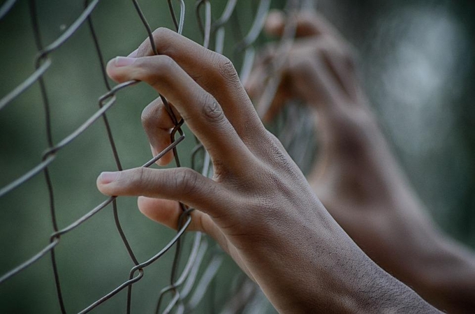 Pirmas atvejis šalies teismų praktikoje: nuteistajam grąžino bausmę iki gyvos galvos