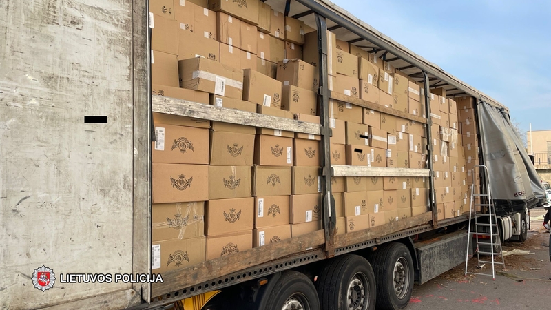 Kriminalistų laimikis – 3 mln. eurų vertės kontrabandinės cigaretės