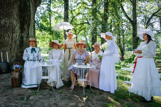 Priekulės miesto šventėje – žirgų konkūrai ir elegantiškos damos