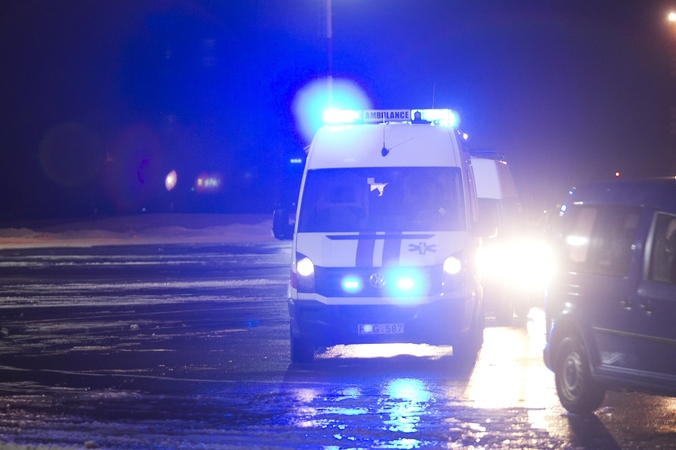 Incidentas Panevėžyje: kažkas į maršrutinį autobusą metė plaktuką ir sužalojo vairuotoją