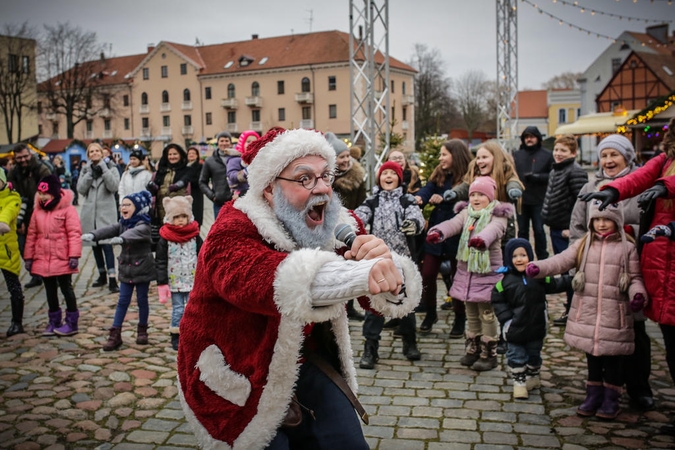 Klaipėdiečių šeimos popietę leido Kalėdų Senelio draugijoje