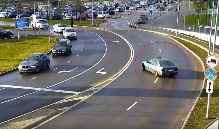 Kelių erelis su BMW nepasimokė: šįkart piniginę teks paploninti tūkstančiu eurų