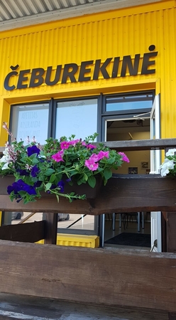Legendinė Kauno čeburekinė: ko reikia norint įminti tikrojo čebureko paslaptį 