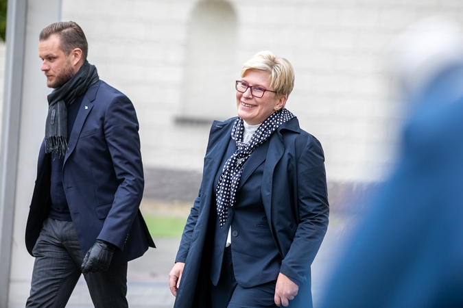 Partijų reitinge toliau pirmauja konservatoriai, po jų – demokratai 