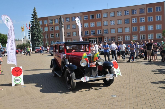 Istorinių automobilių ralyje gaus ir 8 litrų darbo tūrio varikliai