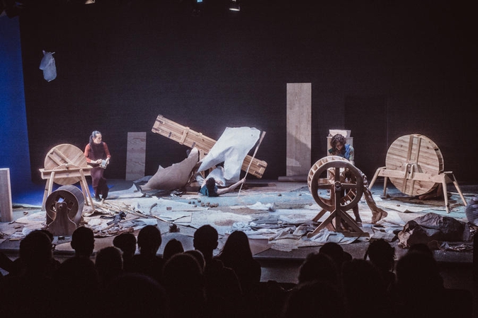 Į Klaipėdą atvyksta barokinio teatro triukšmų mašinų performansas „Blogi orai“