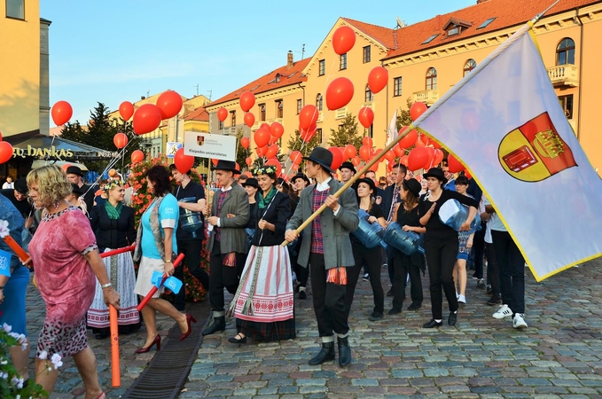Jūros šventės eitynėse – gausi KU komanda