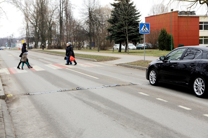 Pėsčiųjų perėjoje moksleivis neteko danties