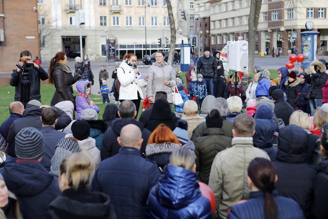 Tėvai kilo į kovą su įstatymais