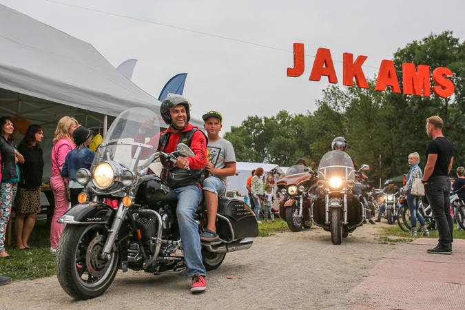 Jakų jubiliejuje – linksmos atrakcijos ir dovanos