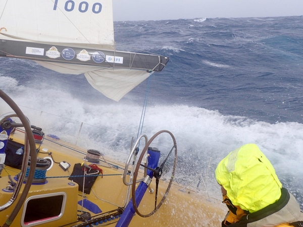 Štormo metu nuo jachtos „Ambersail“ denio nuplautas žmogus