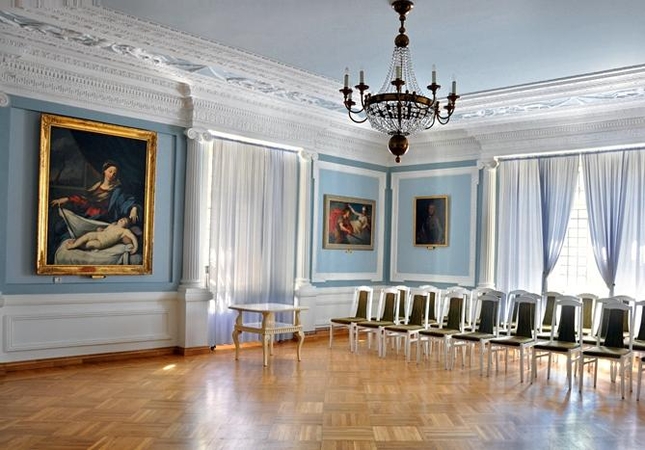 Kretingos muziejaus Baltoji salė.