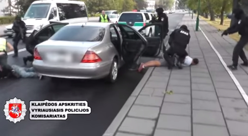 Klaipėdos policija sulaikė du įtariamuosius turto prievartavimu