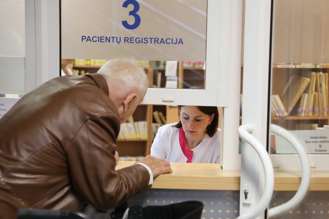 Nauji manevrai sveikatos sistemoje: vėl kalba apie pacientų baudimą