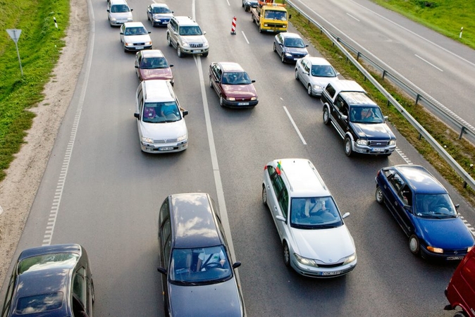 Sužinokite, kokiuose kelių ruožuose gali tekti stovėti spūstyse