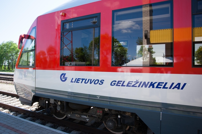 Apklausa: geležinkelių paslaugomis patenkinti mažiau nei pusė lietuvių