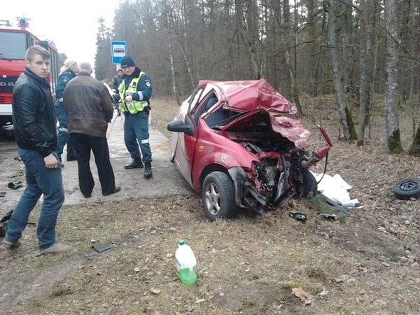 Šilutės rajone per automobilių kaktomušą žuvo moteris