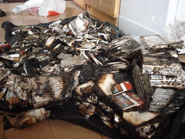 Biržietis bandė sudeginti kontrabandines cigaretes