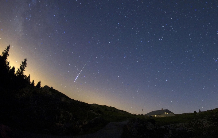 Ruoškitės įspūdingam reginiui – meteorų lietui