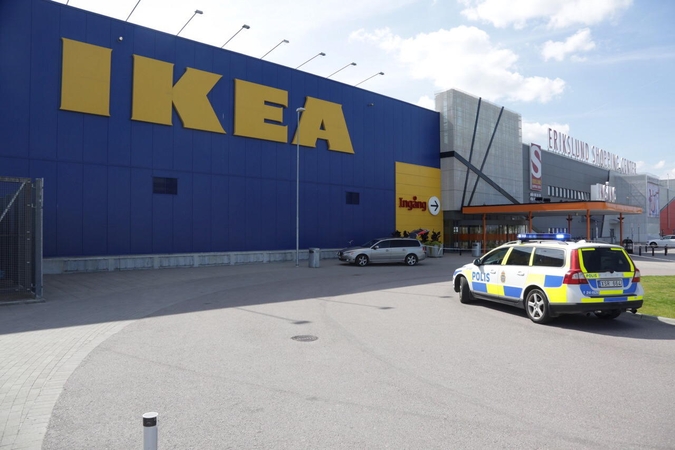 Švedijoje „Ikea“ parduotuvėje nudurti du žmonės