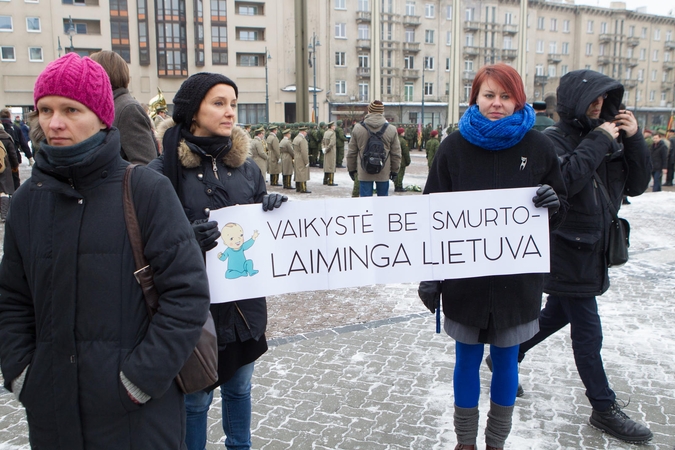 Smurto ženklu gali būti ir krūptelėjimas, ir nešvarūs drabužiai