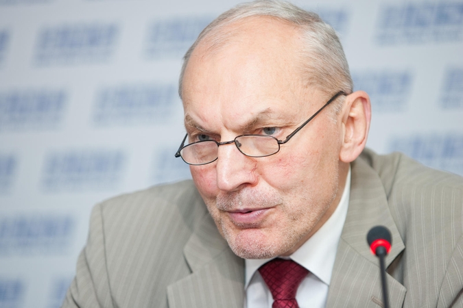 Iš „Lietuvos geležinkelių“ atleistam A. Šimėnui – signataro renta?