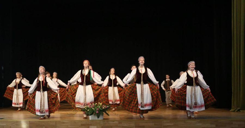 Raudondvaryje trypė jaunieji šokėjai