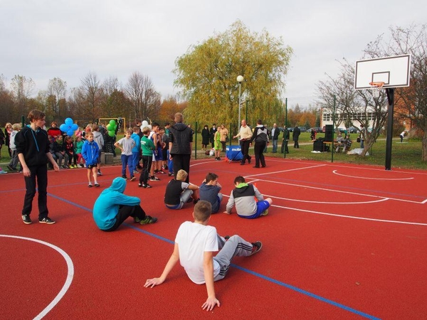 Sporto aikštelė Neveronyse atsiėjo 80 tūkst. litų