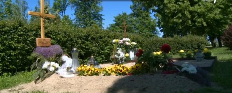 Gyventojai apstulbo: partizanų memoriale atsirado naujų kapų