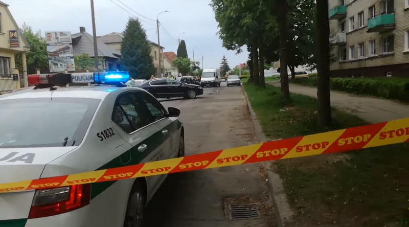Per policijos operaciją Šiauliuose sužaloti trys pareigūnai