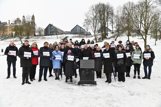 Holokausto aukų atminimas pagerbtas Atminties ture po Vilniaus geto gatves