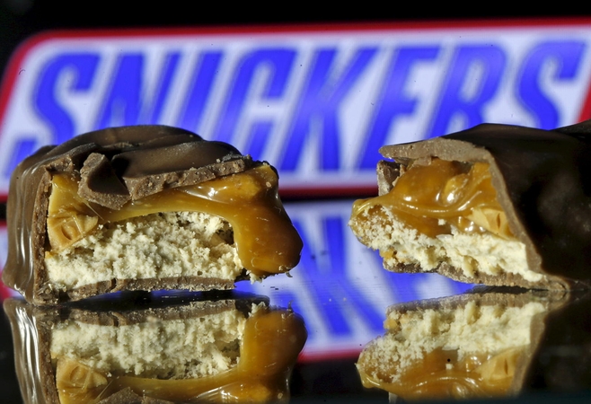 „Snickers“ batonėlių partija jau išimta iš prekybos?