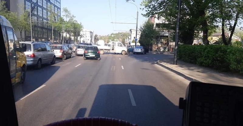 Avarija judrioje sankryžoje paralyžiavo eismą