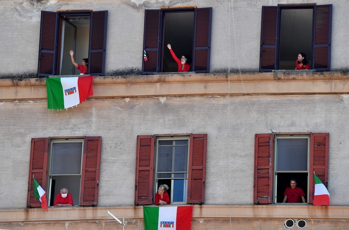 Italai 75-ąsias išlaisvinimo nuo nacių metines paminėjo kolektyvine daina